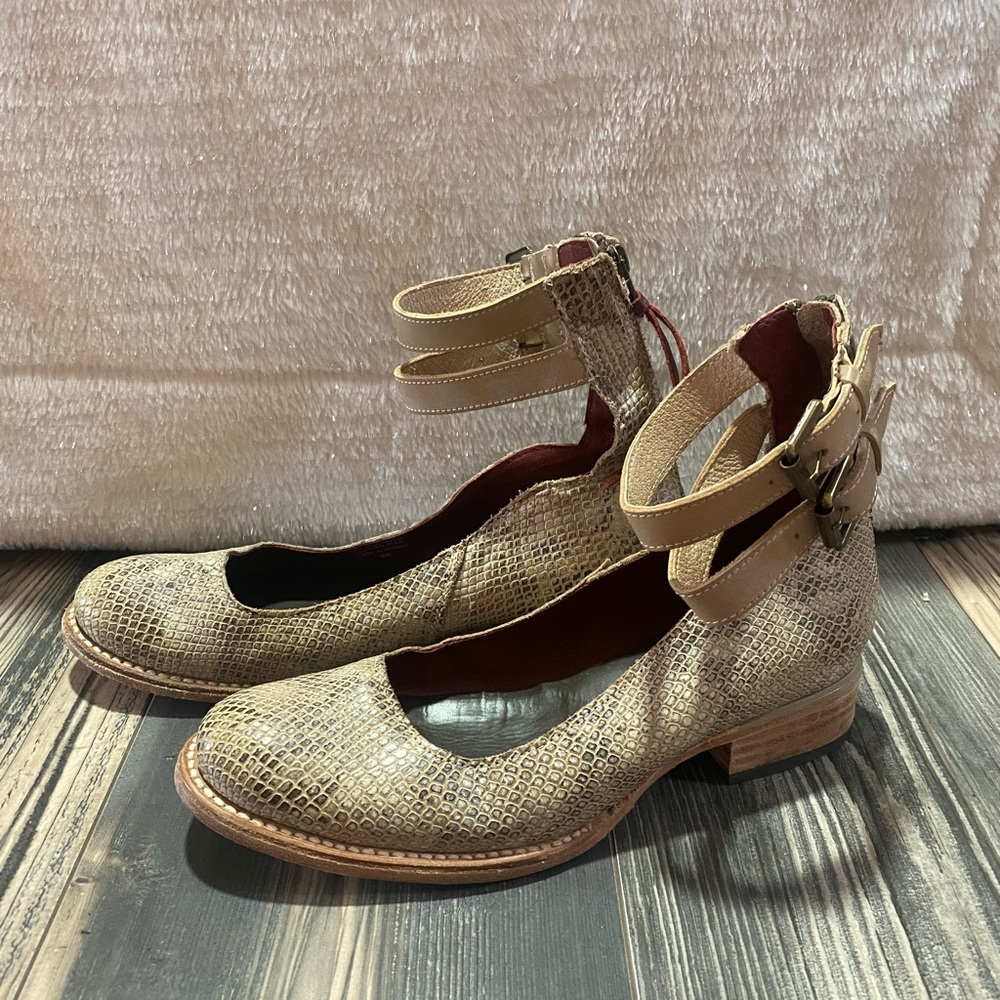 Maribel Freebirds size 9